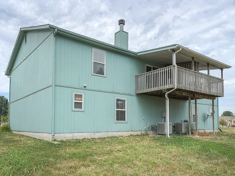Covered 10' x 10' deck