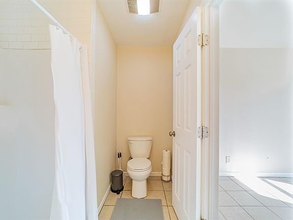 5th image of 1738 Rutland Dr #A