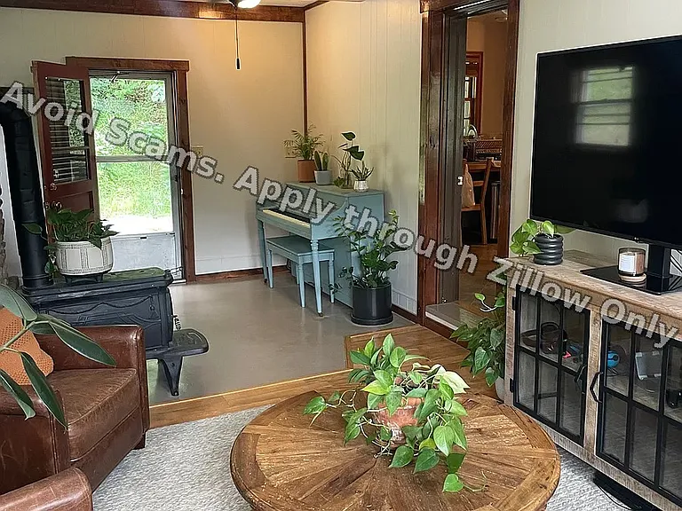 5883 Bent Mountain Rd — Photo 9