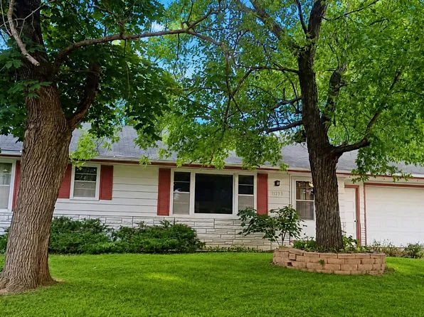 11333 Xavis St NW, Coon Rapids, MN 55433