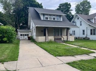 770 W Homer St, Freeport, IL 61032