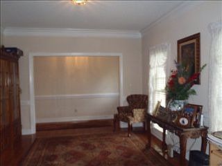 3rd image of 102 Steven Pl