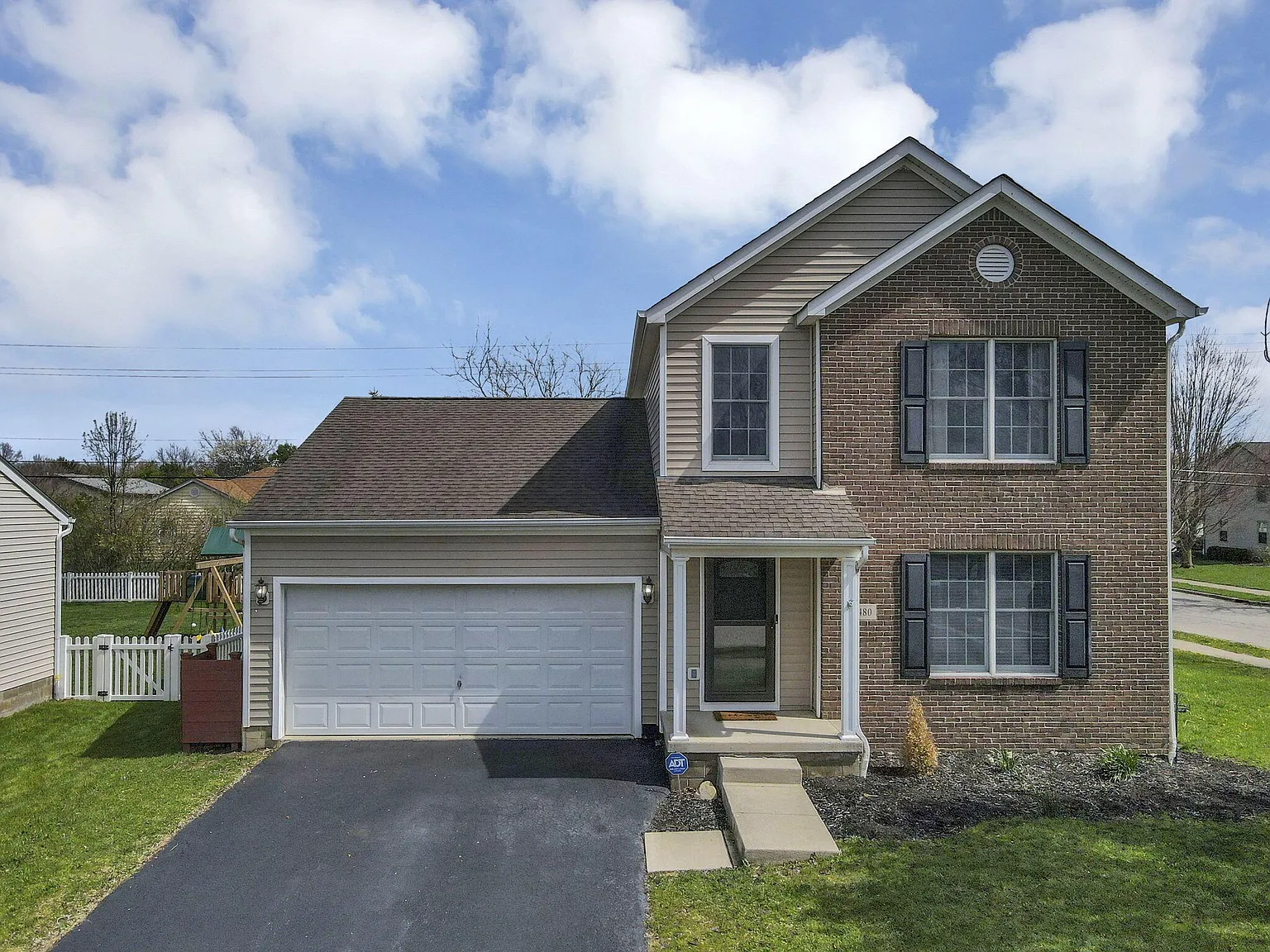 480 Wheatfield Dr photo 1