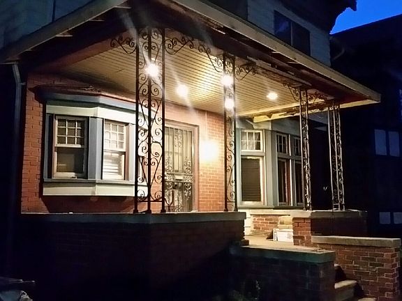 3rd image of 105 Massachusetts St