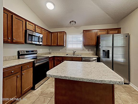 5th image of 6413 SARAHS VIEW Court