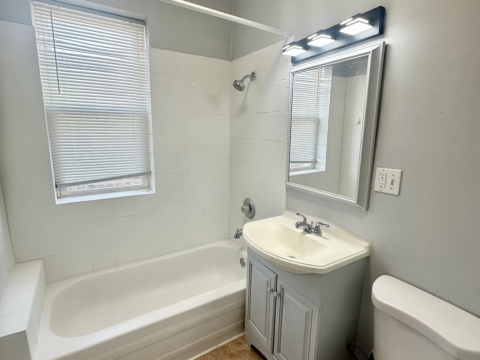 2 bed, $1,400 — Photo 3