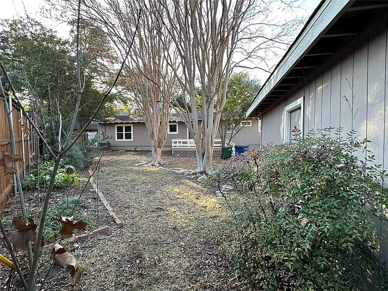 4905 Placid Pl — Photo 24