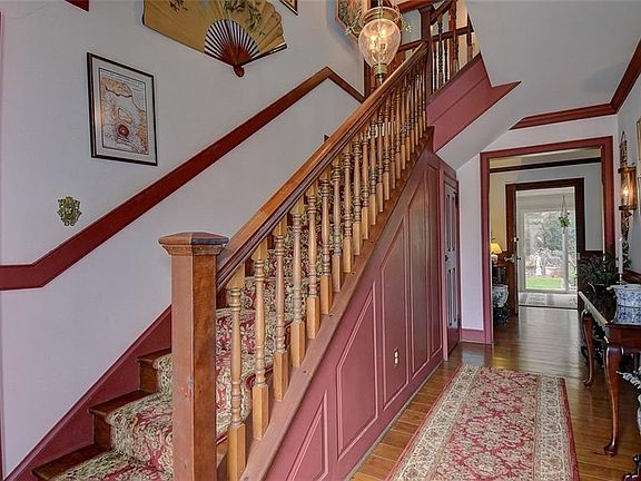 5th image of 202 Robert Ct