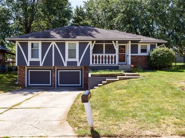 2636 NW London Dr, Blue Springs, MO 64015