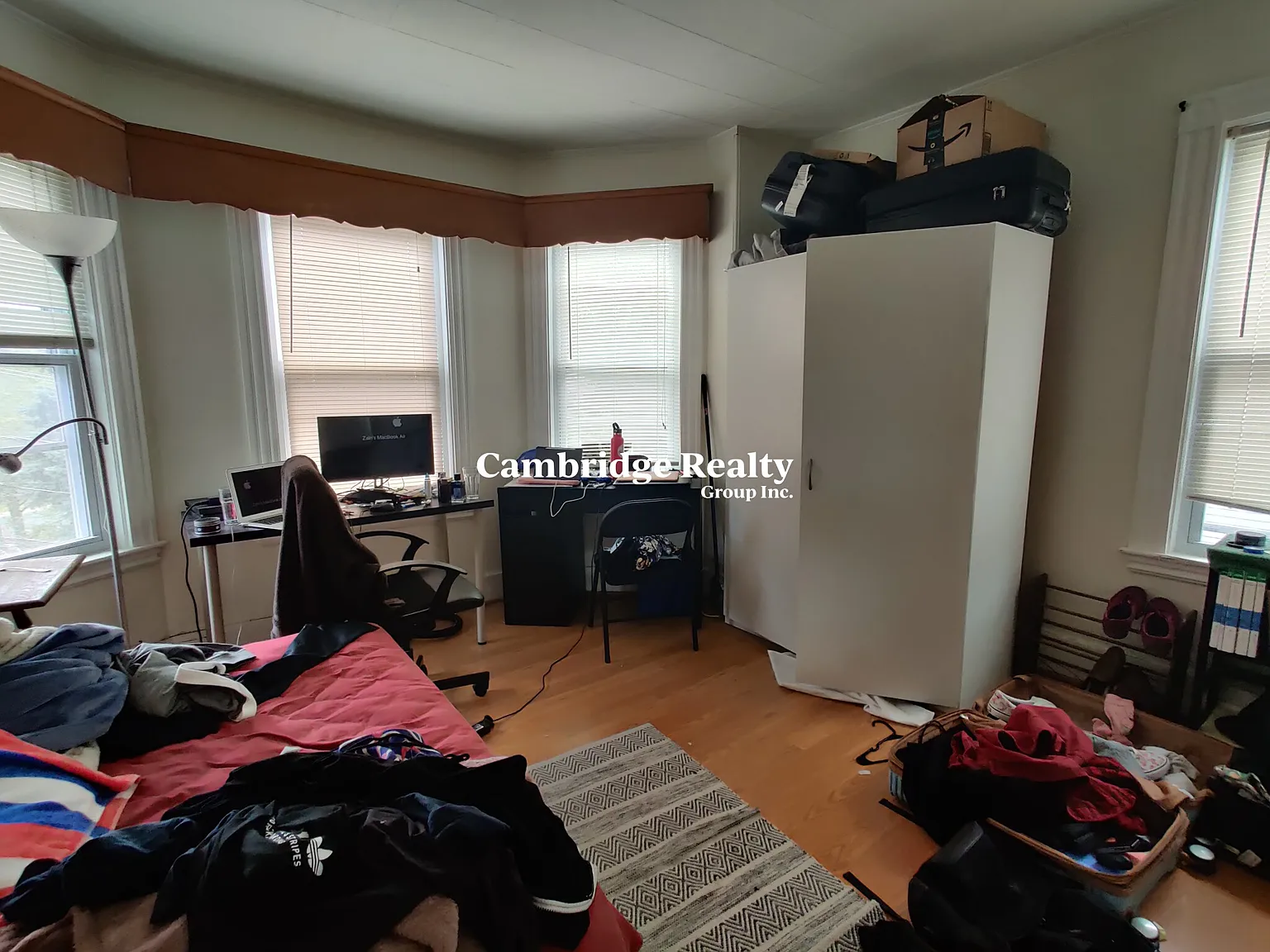 3 bed, 900 sqft, $3,600 — Photo 3