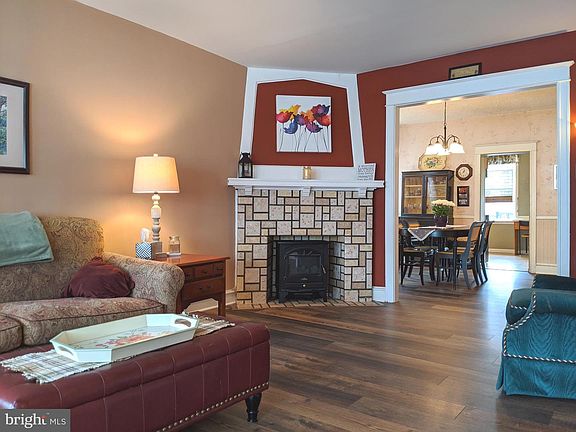 2nd image of 1818 Stanwood St
