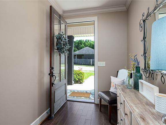 4th image of 2028 Waterford Cir