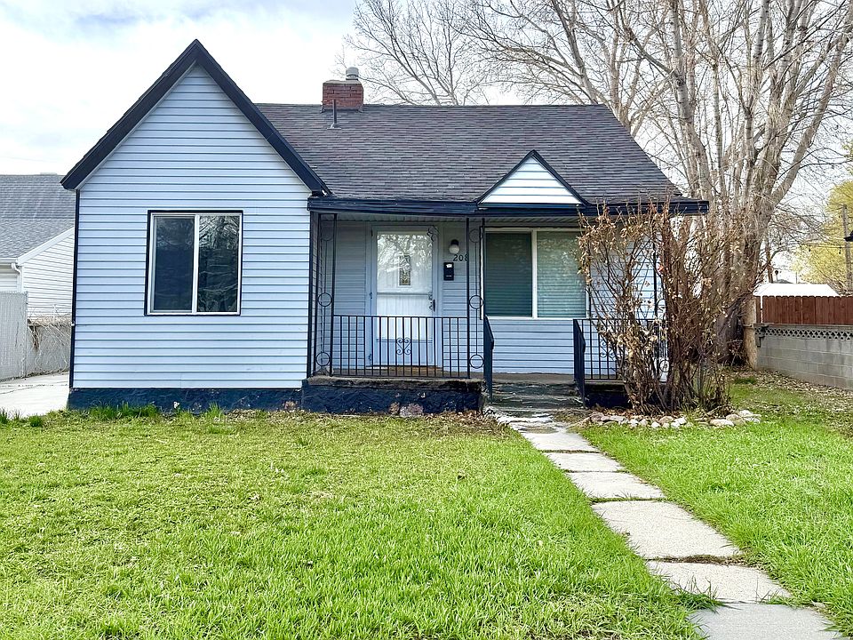 1st image of 208 E Southgate Ave