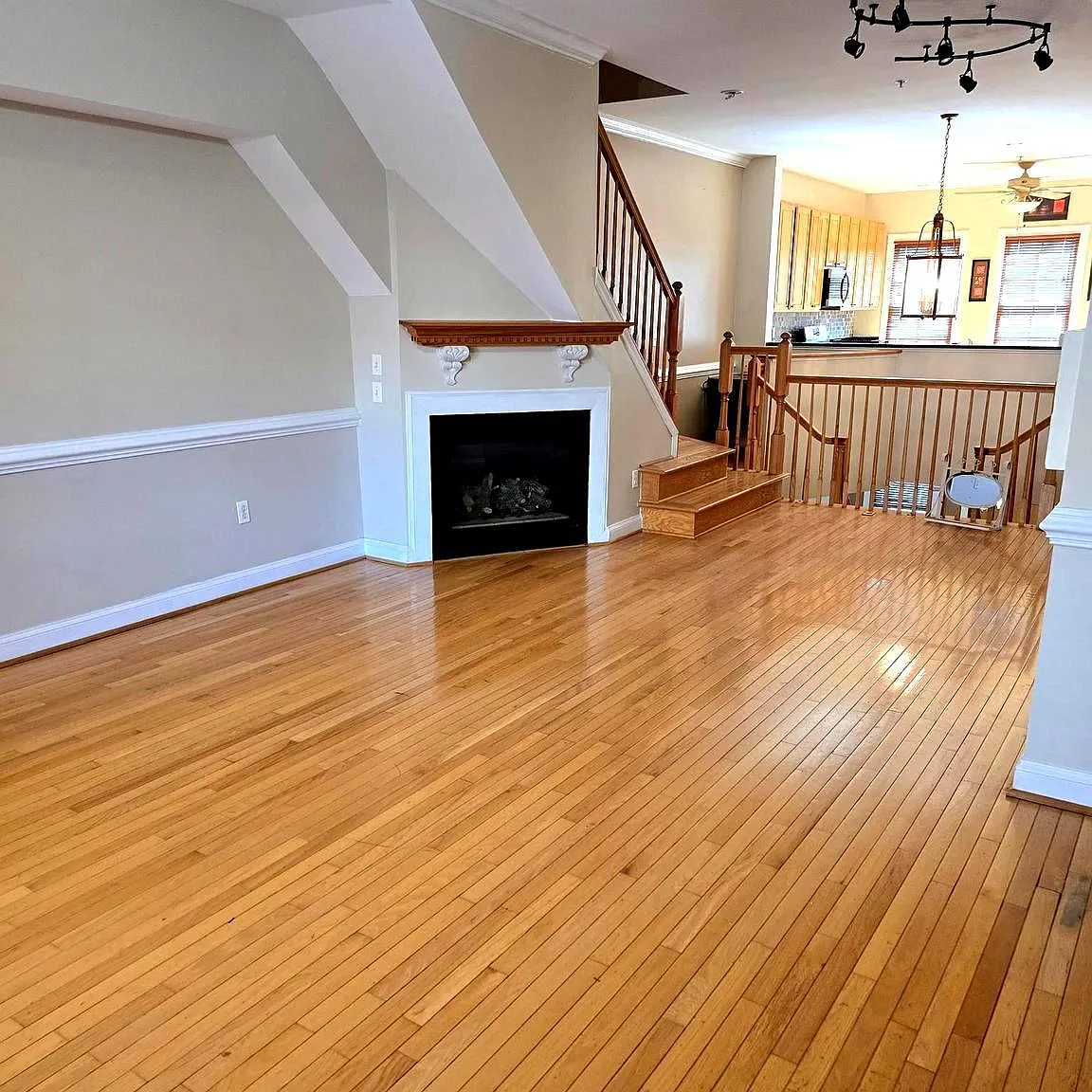 2 bed, 2.5 bath, 1975 sqft, $3,500 — Photo 1