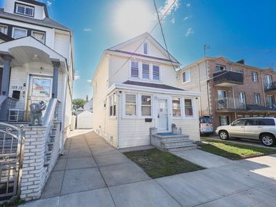10921 114th Street, South Ozone Park, NY, 11420