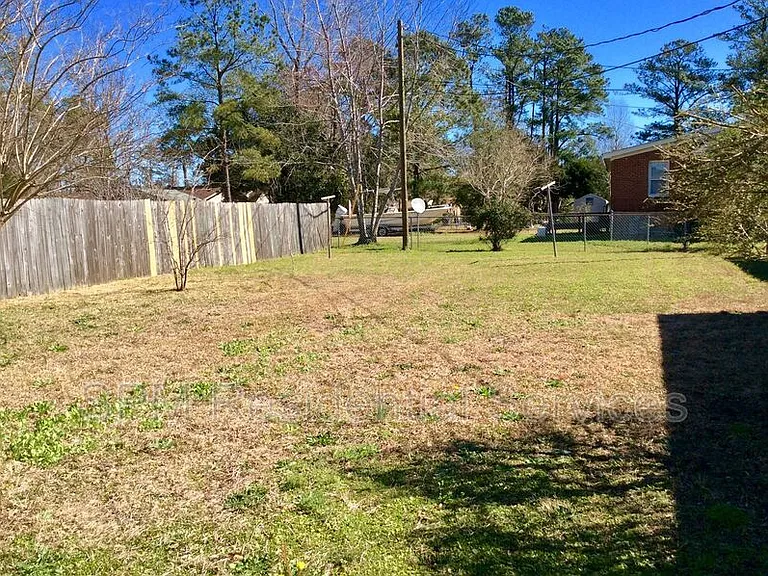 4209 McClelland Dr — Photo 13