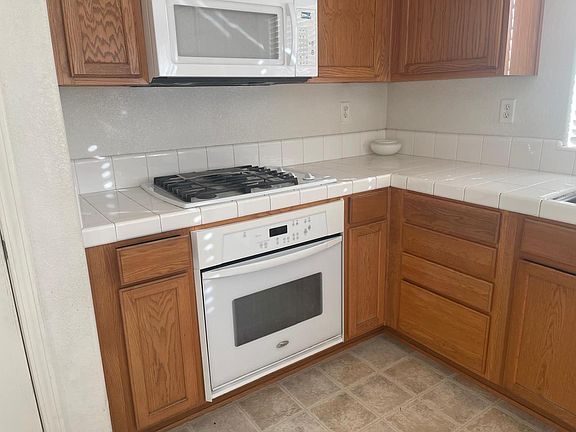 3rd image of 1006 Papaya St