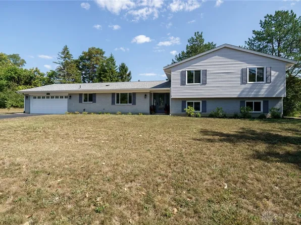 5400 Coppermill Pl, Dayton, OH 45429