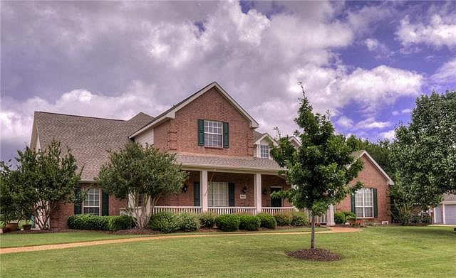 1st image of 5803 Glenmore Dr