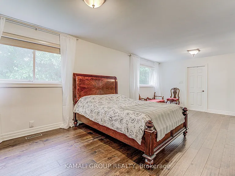 5 Caravan Dr — Photo 8