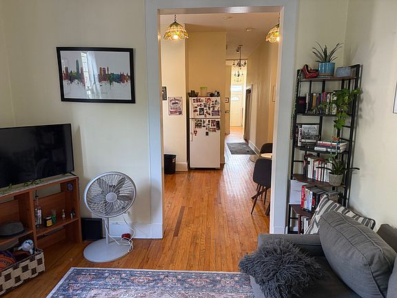 4th image of 832 Washington Ave