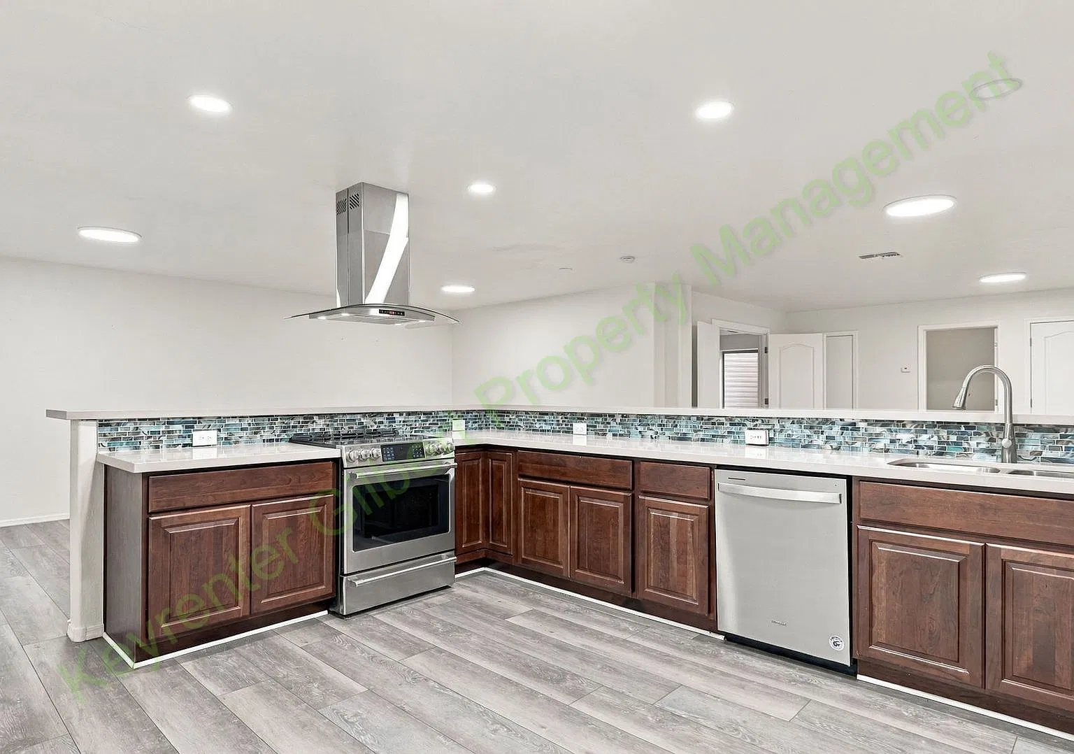 Rare Gilbert Basement Home! 5 Bedrooms + 2 Flex Rooms, Two Full Kitchens & Dual Laundry Areas! — Photo 3
