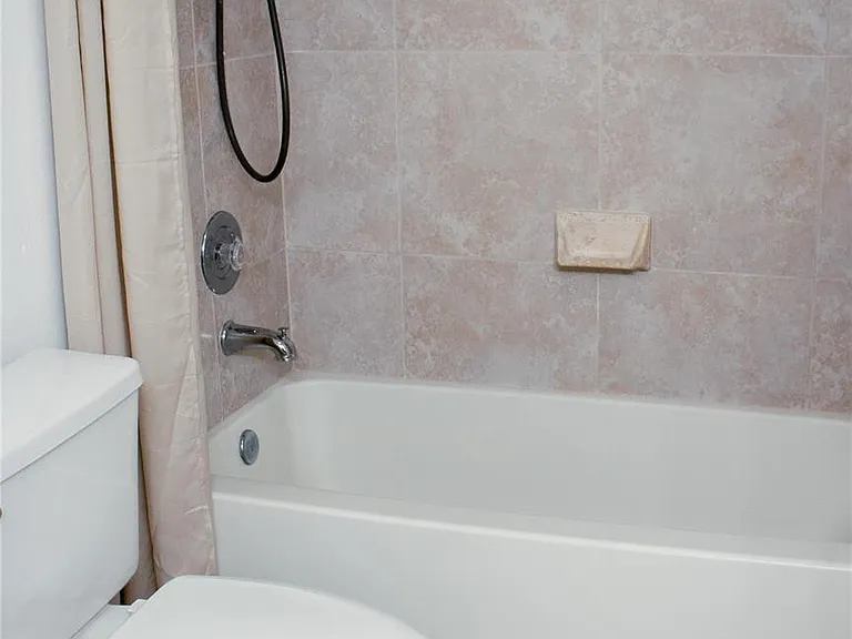 2861 N Oakland Forest Dr #307 — Photo 11