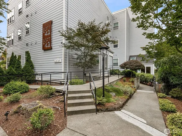 6547 42nd Avenue SW #205, Seattle, WA 98136