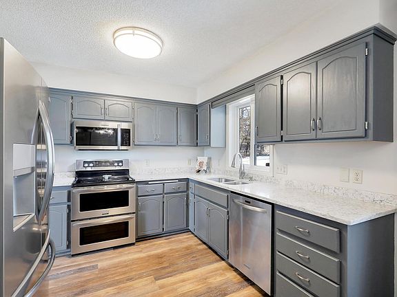 5th image of 2629 Nemitz Ave E