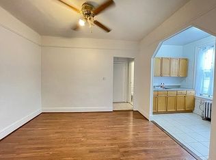 3133 33rd St APT 3, Astoria, NY 11106