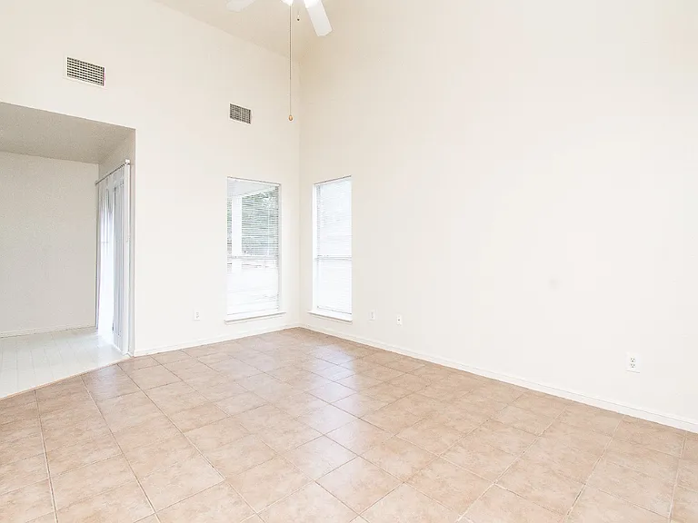 405 Deloris Dr — Photo 6