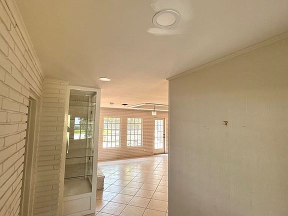 3rd image of 575 Calle Retama