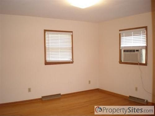 5th image of 936 Fleet St