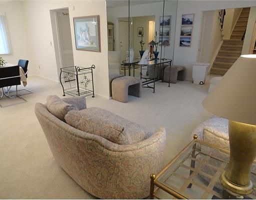 5th image of 216 Melville Dr