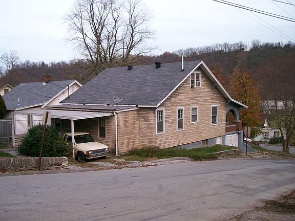 3rd image of 802 Holmes St