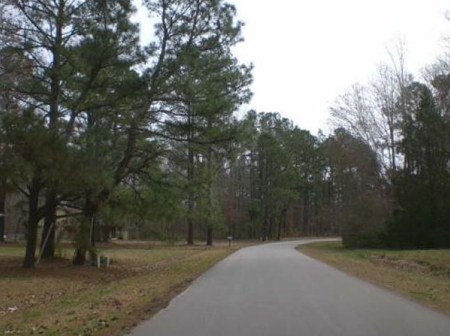 2nd image of 104 Bison Dr