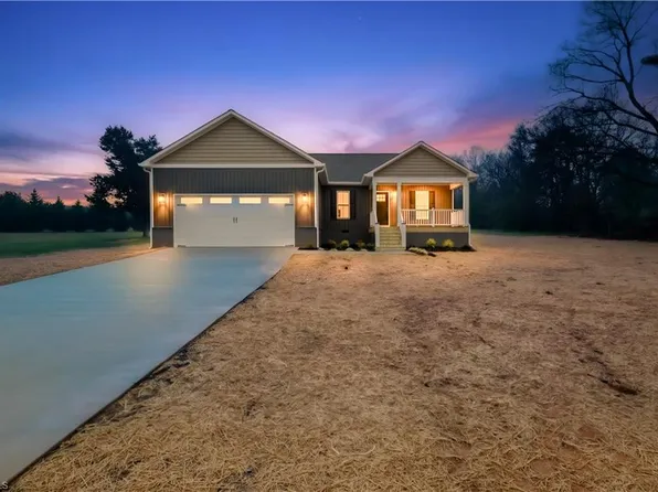 242 Bradley Farm Rd, Statesville, NC 28625