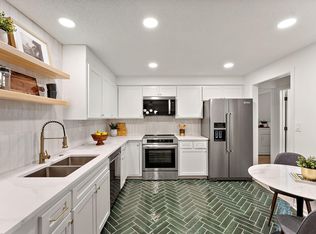 1101 Sibley Memorial Hwy APT 302, Mendota Heights, MN 55118