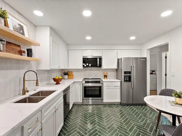 1101 Sibley Memorial Hwy APT 302, Mendota Heights, MN 55118