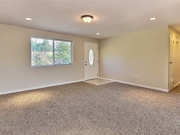 2nd image of 9311 White Fir Dr NE