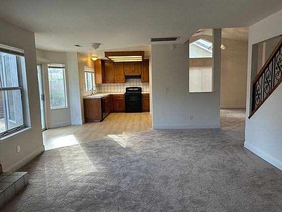4th image of 711 Driftwood Ave