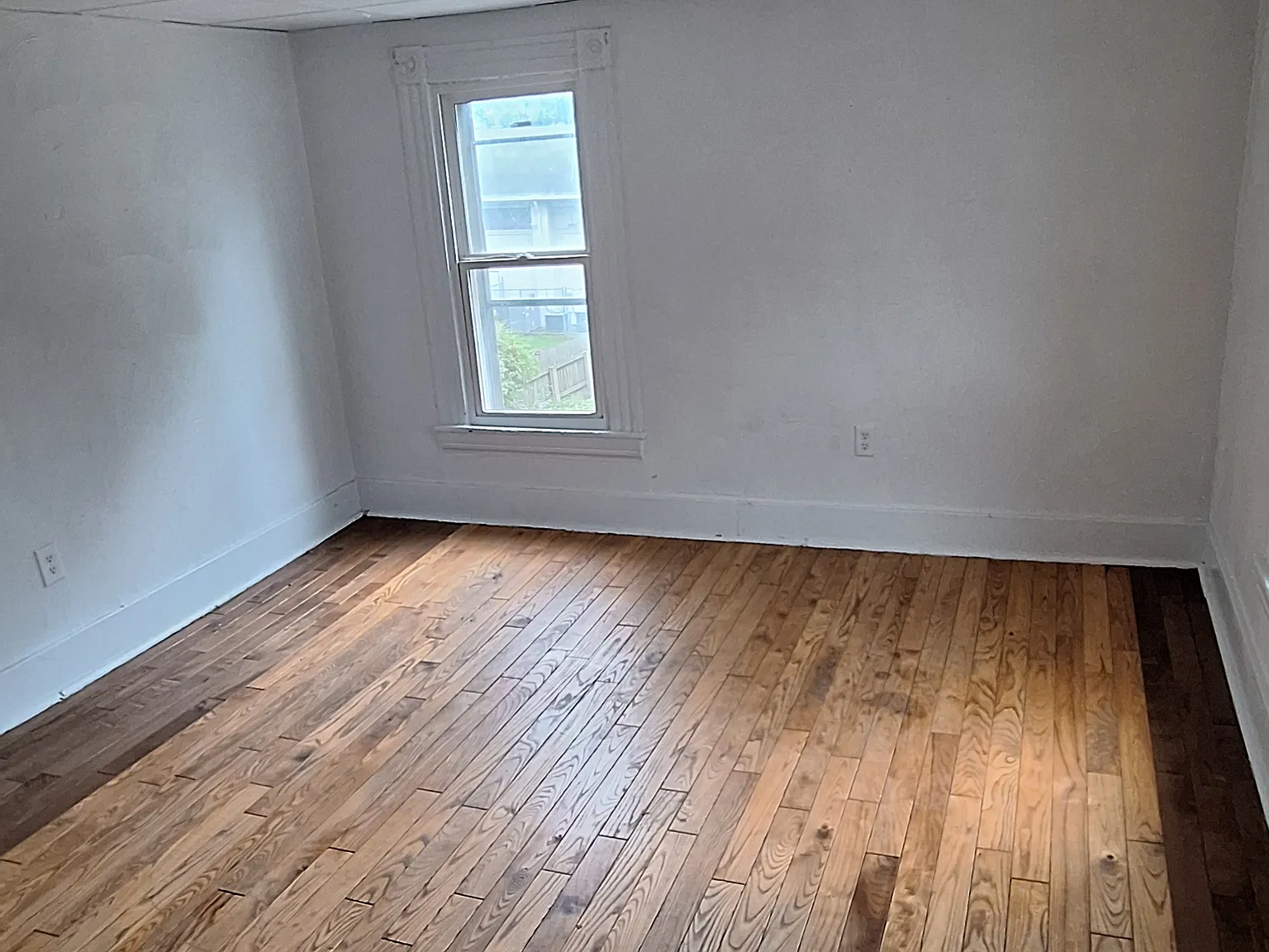 3 bed, $900 — Photo 4