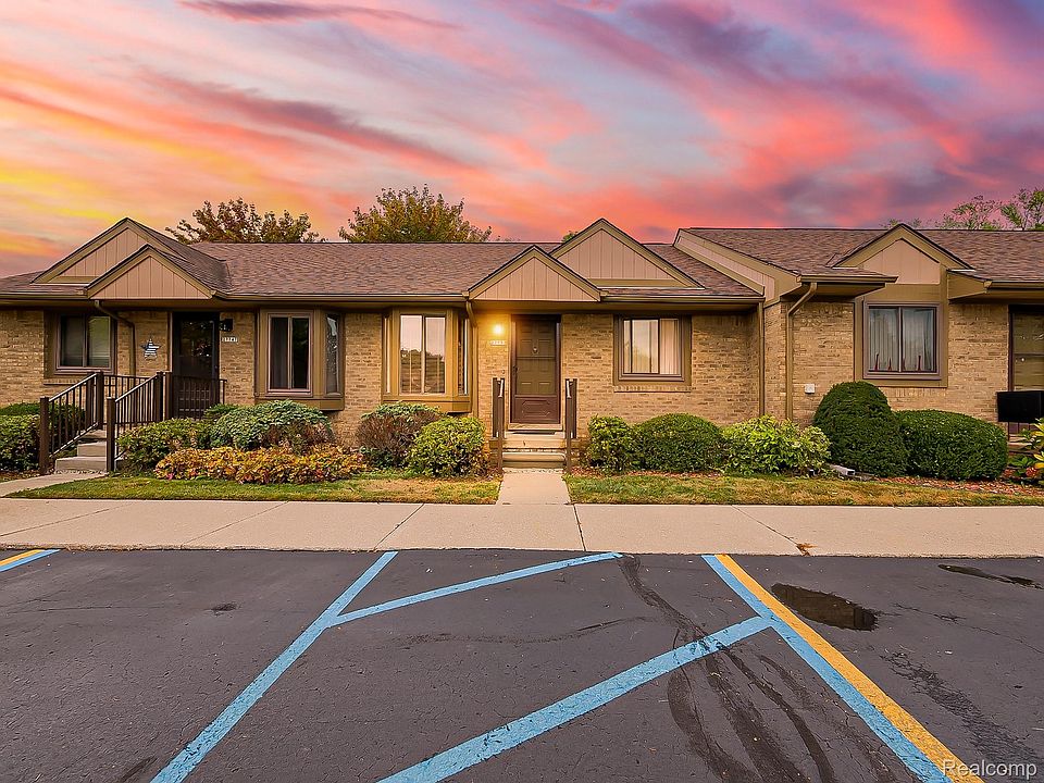 1st image of 27753 Trailbrooke Cir