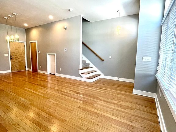 3rd image of 4459 Rainbow Blvd #2B