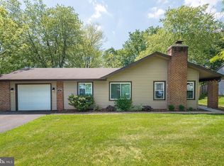 107 S Cottage Rd, Sterling, VA 20164