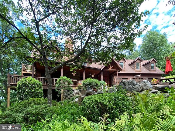 3rd image of 131 Powell Mountain Ln