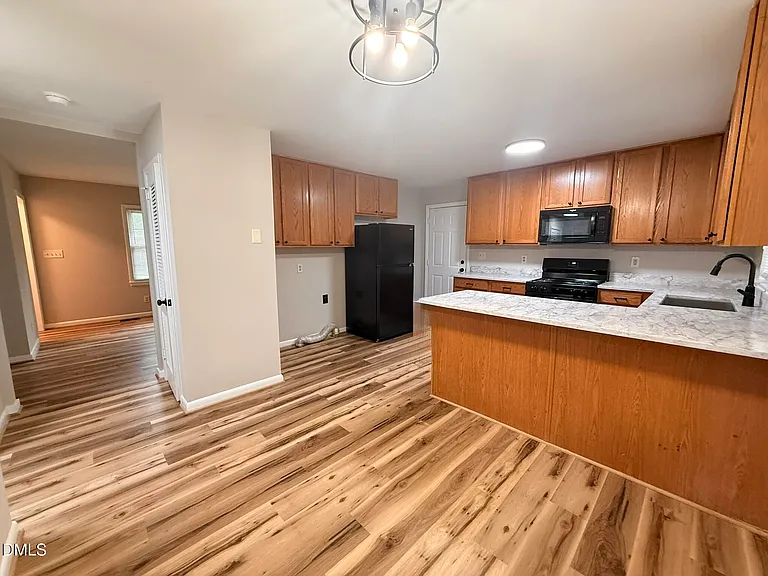2705 Glascock St — Photo 4