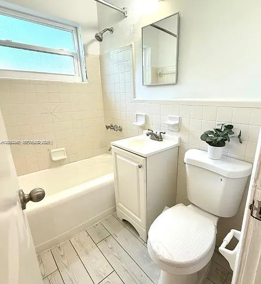 669 NW 28th St #4 — Photo 9