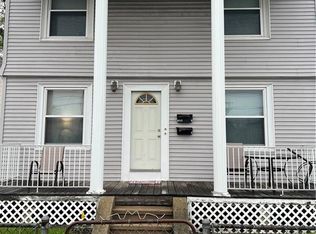1345 Newport Ave, Pawtucket, RI 02861