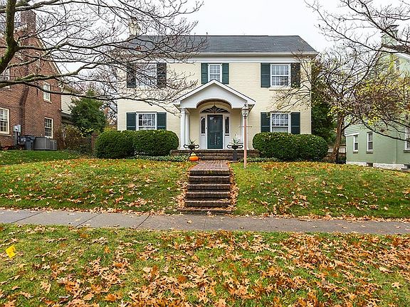 3rd image of 226 Henry Clay Blvd